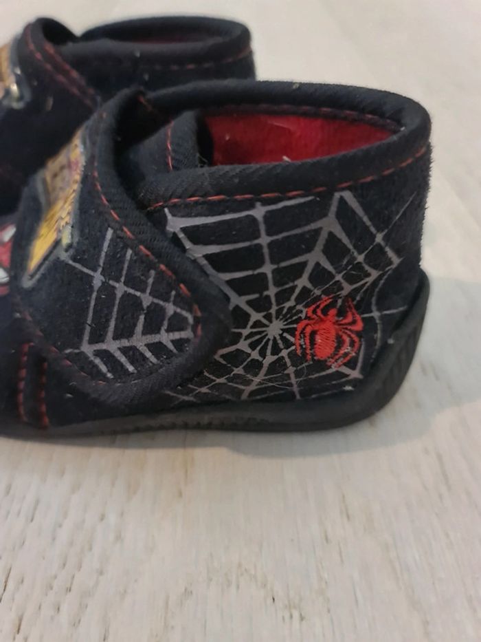 Chaussons Spidermam pointure 22 - photo numéro 3