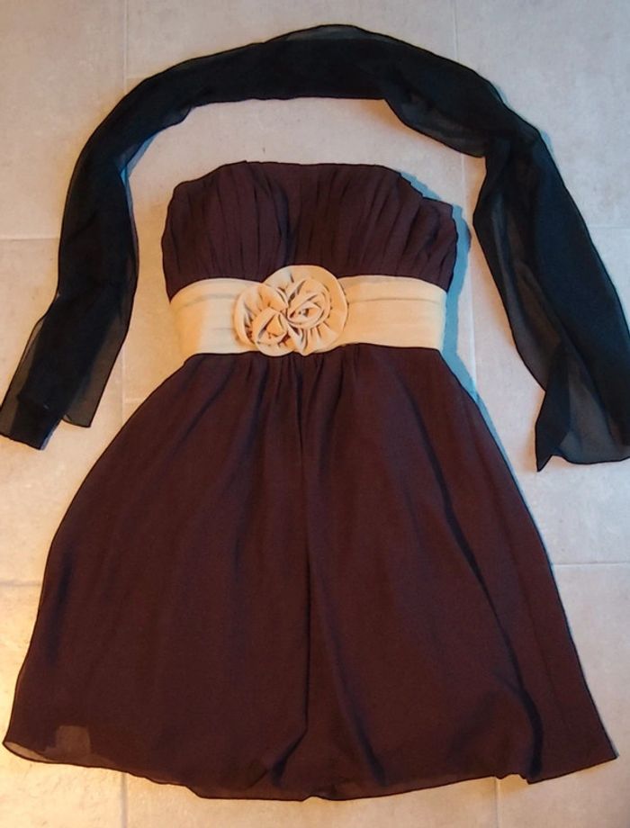 Robe de cérémonie avec foulard