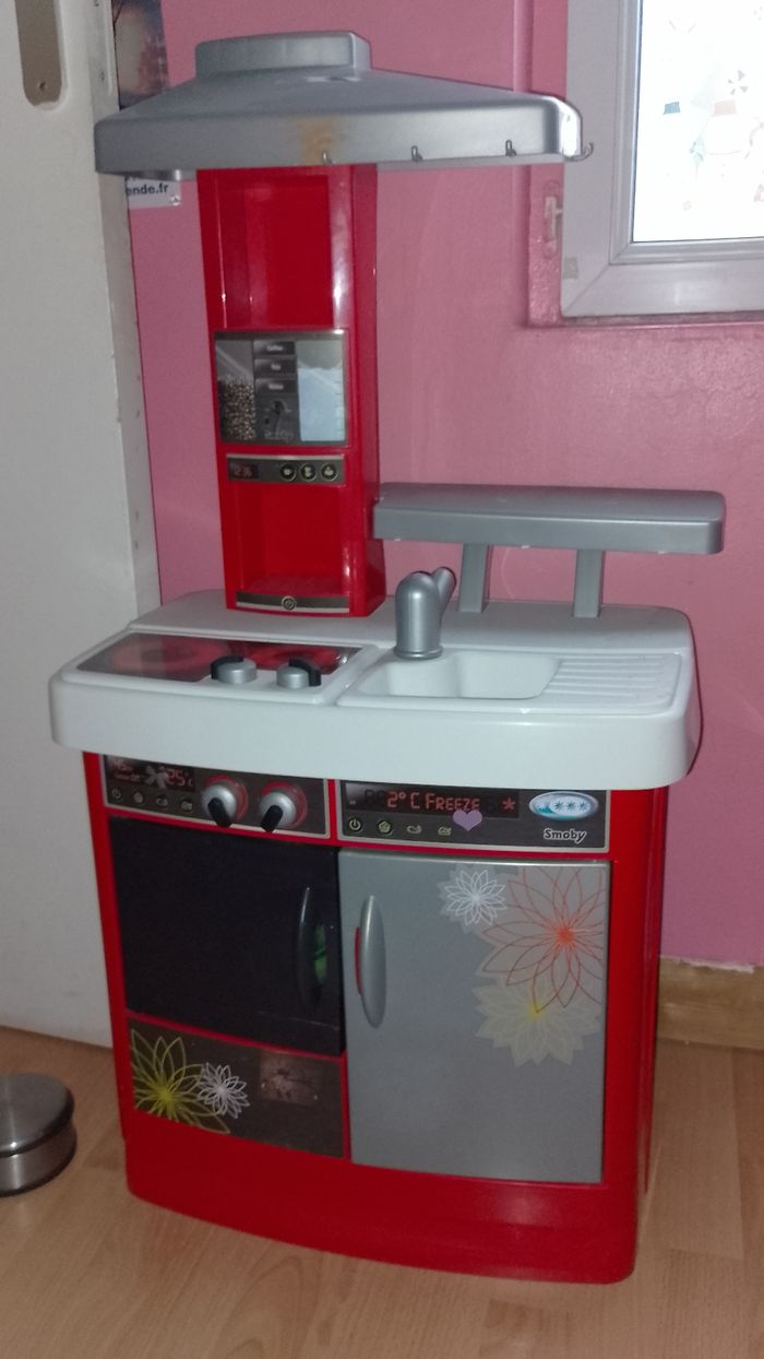 Petite cuisine Smoby 
Vendu sans accessoires