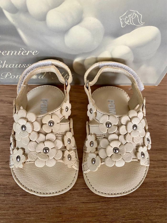 Première paire de chaussure pour bébé taille 16 - photo numéro 2