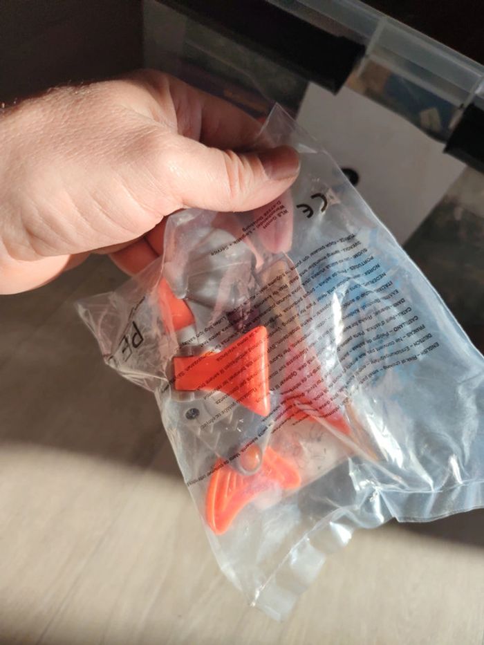 Figurine robot fish - photo numéro 2