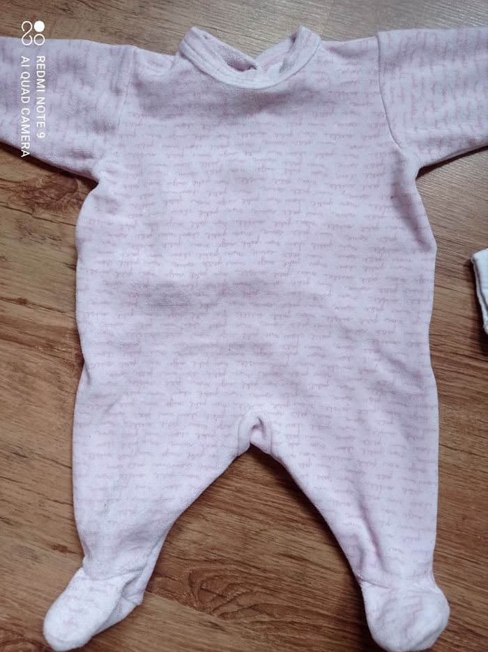 Lot pyjama + body fille, Petit Bateau, taille 1 mois - photo numéro 2