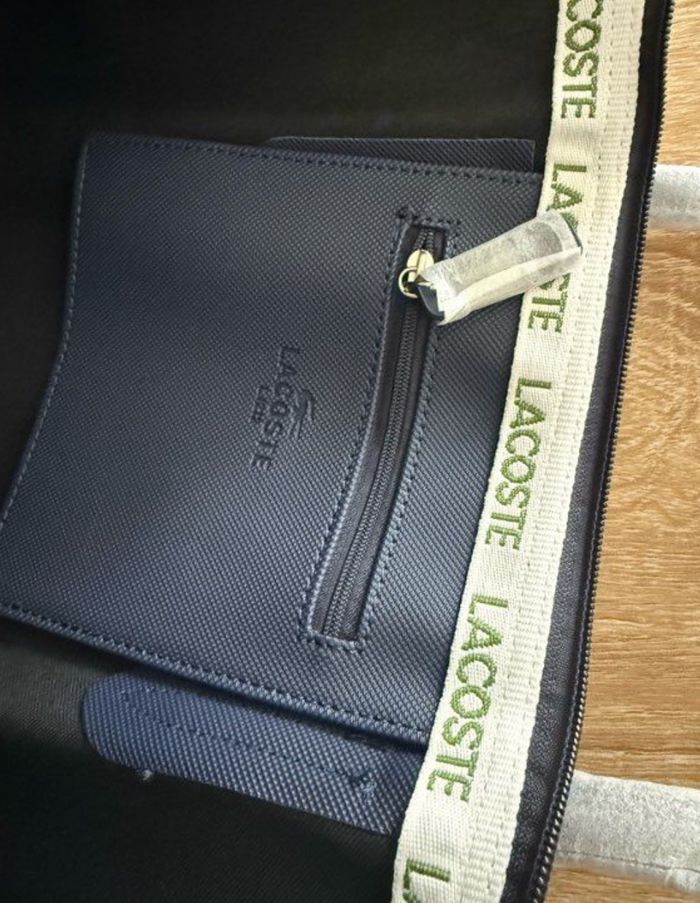 Sac Lacoste bleu Marine taille L neuf avec étiquette - photo numéro 4