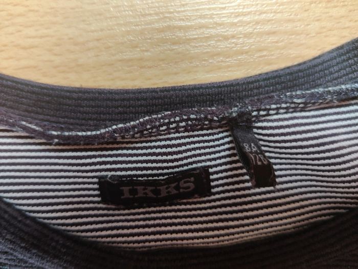 Tee-shirt épais IKKS taille 8 ans - photo numéro 2