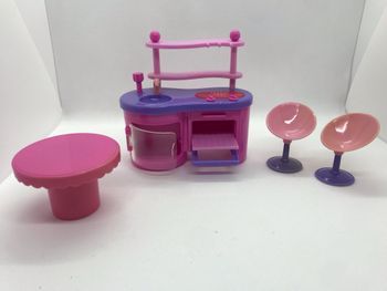 Ensemble vintage mini meubles cuisine salle à manger Hello kitty Simba Toys violet rose