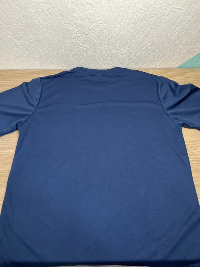 T-shirt bleu neuf -Taille M – Envoi rapide - photo numéro 3