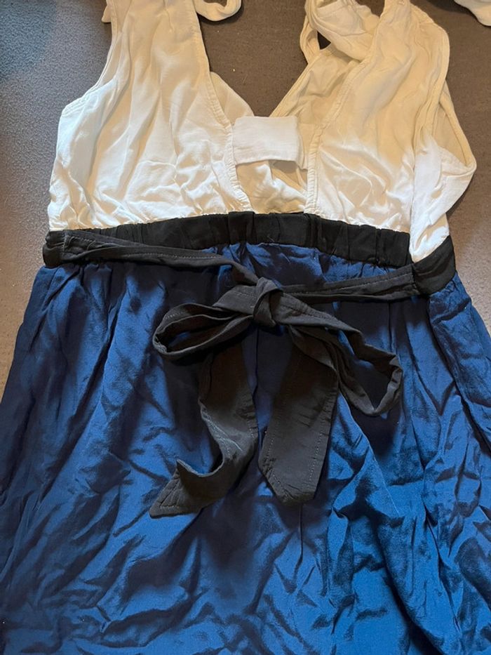 Jolie robe naf Naf blanche et bleue nuit - photo numéro 2