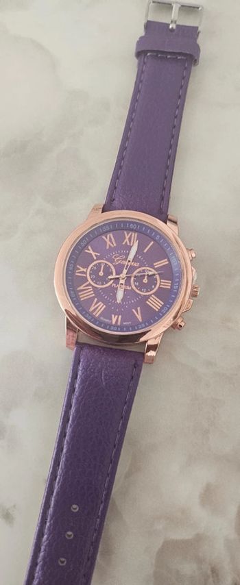 Montre violette