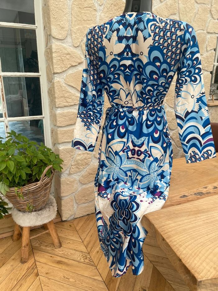 Robe satinée bleu et blanche longue bleu blanche taille M 38 - photo numéro 2