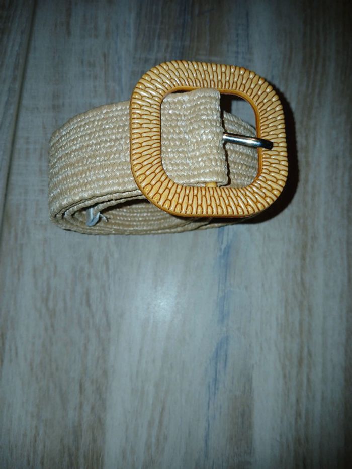 Ceinture neuve, sans étiquette,  105 cm