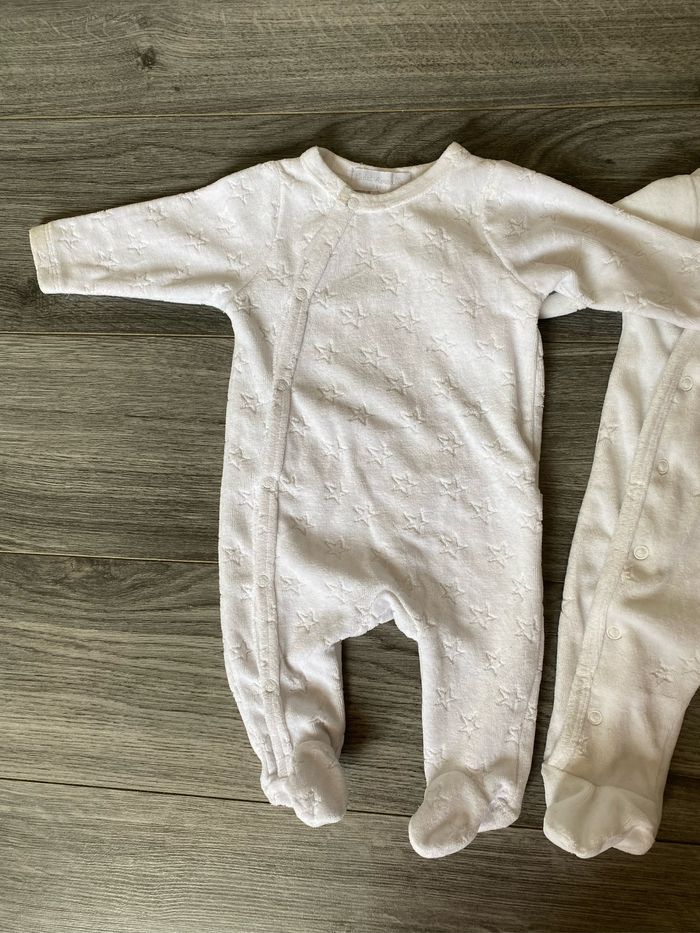 Lot de 3 pyjamas 1 mois - photo numéro 2