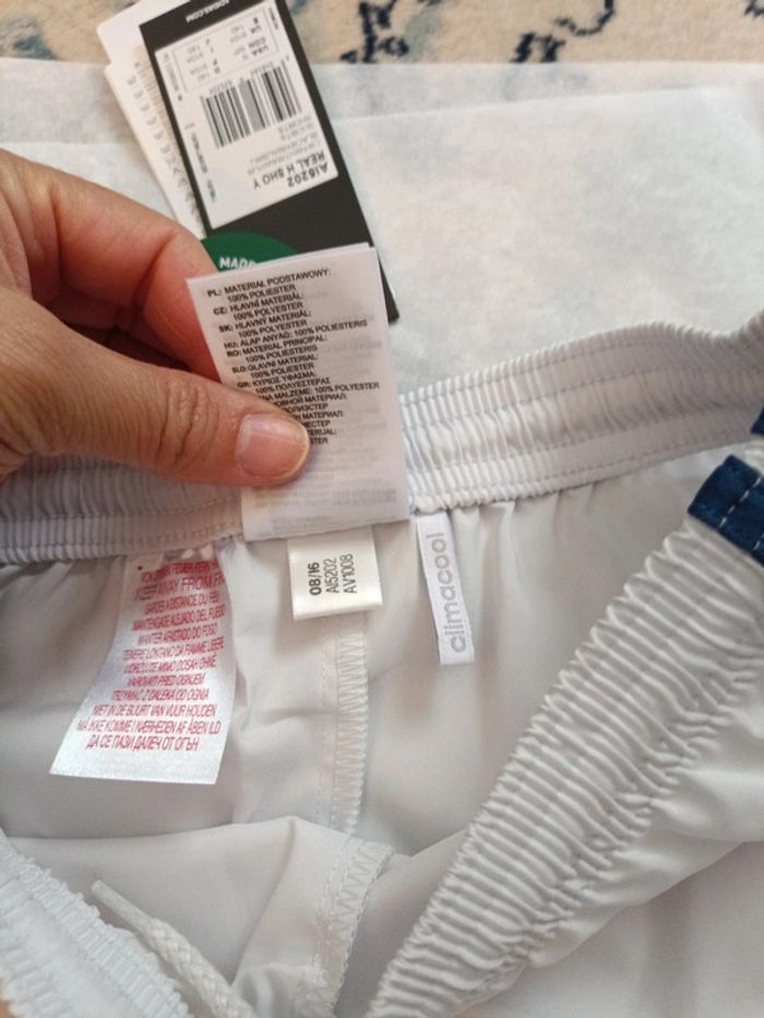 Short de foot Adidas équipe Réal Madrid taille 9/10 ans authentique neuf - photo numéro 10