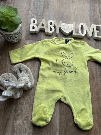 - Pyjama Kiabi        - 1 mois  - Très bon état