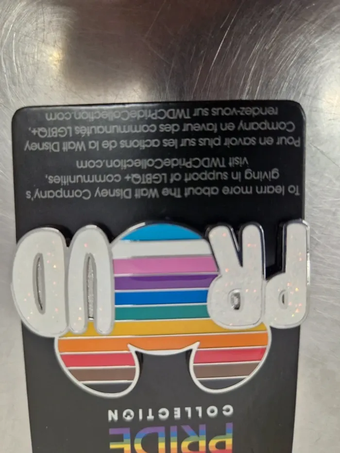 Disney Store Mickey Mouse Icon Inclusion Art Disney Pride Pin - photo numéro 2