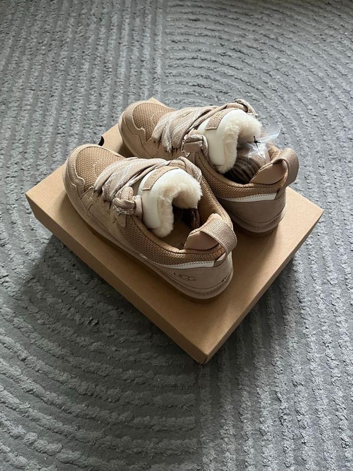 UGG Lowmel Sand / Beige Taille 39 - photo numéro 5