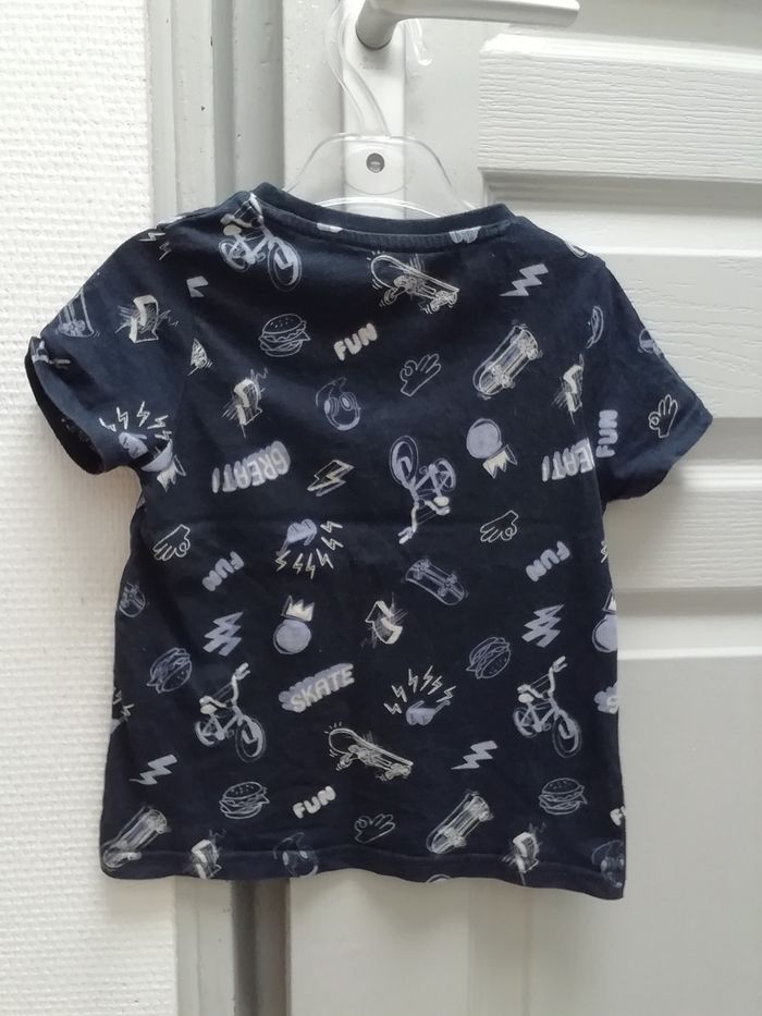 Vends t-shirt garçon été bleu marine avec motif. - photo numéro 6