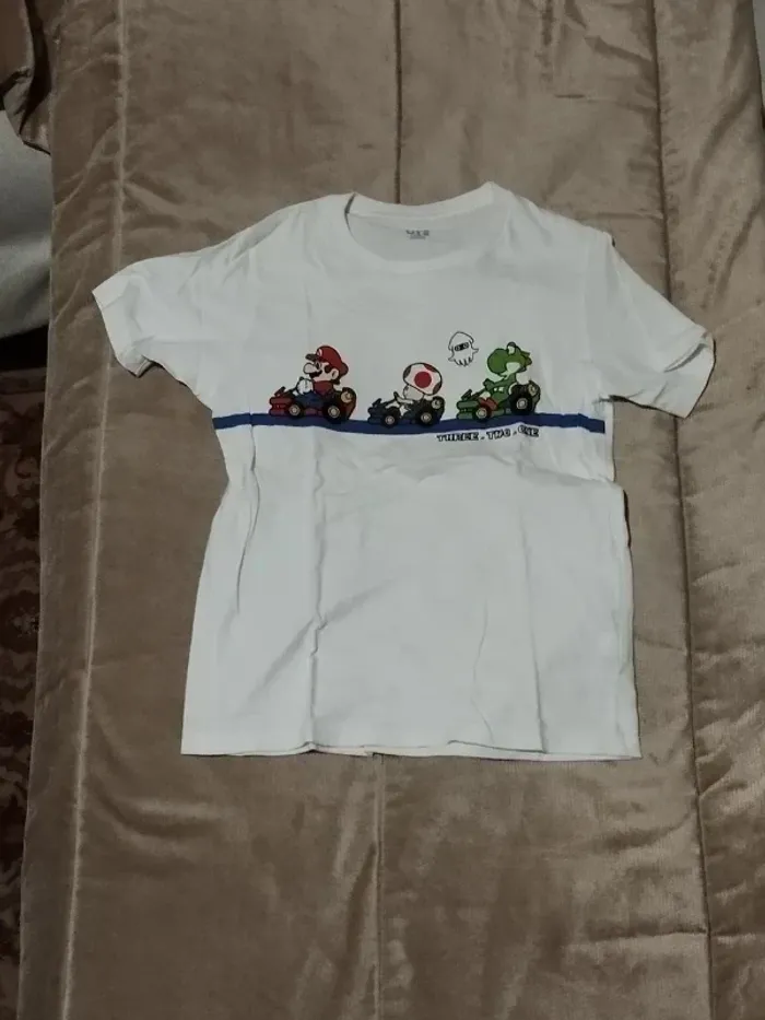 T-shirt UniQlo (UT) imprimé mario garçon 9-10 ans - photo numéro 5