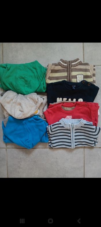 Lot pulls/vestes 6 mois