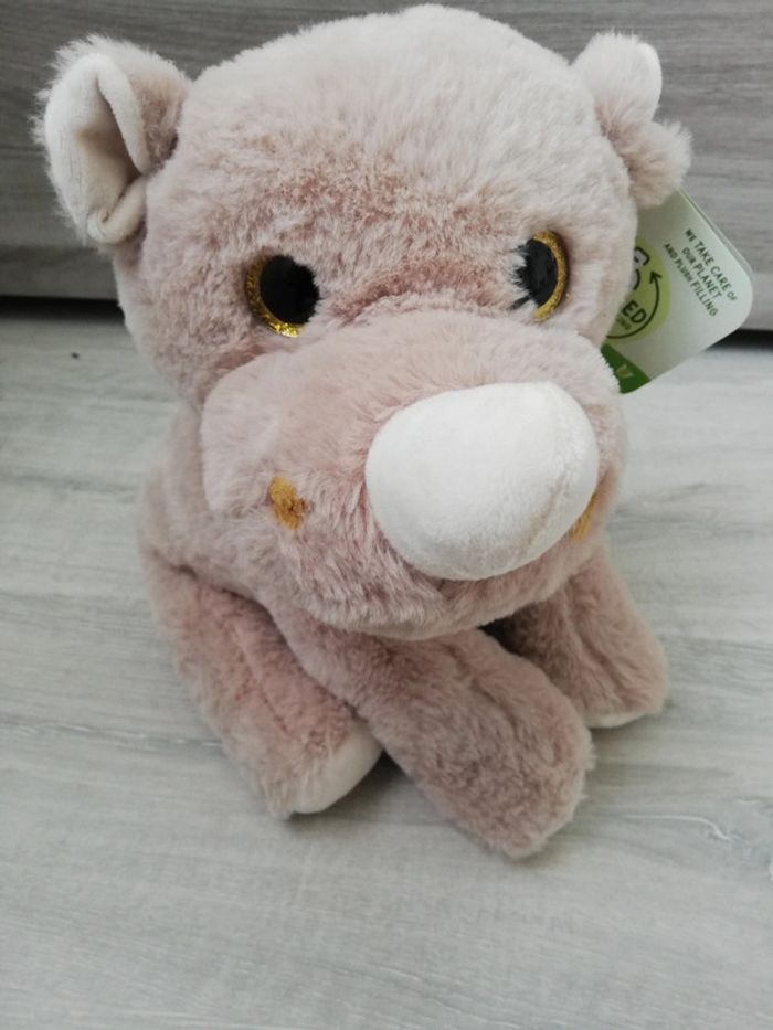 Rhinocéros peluche