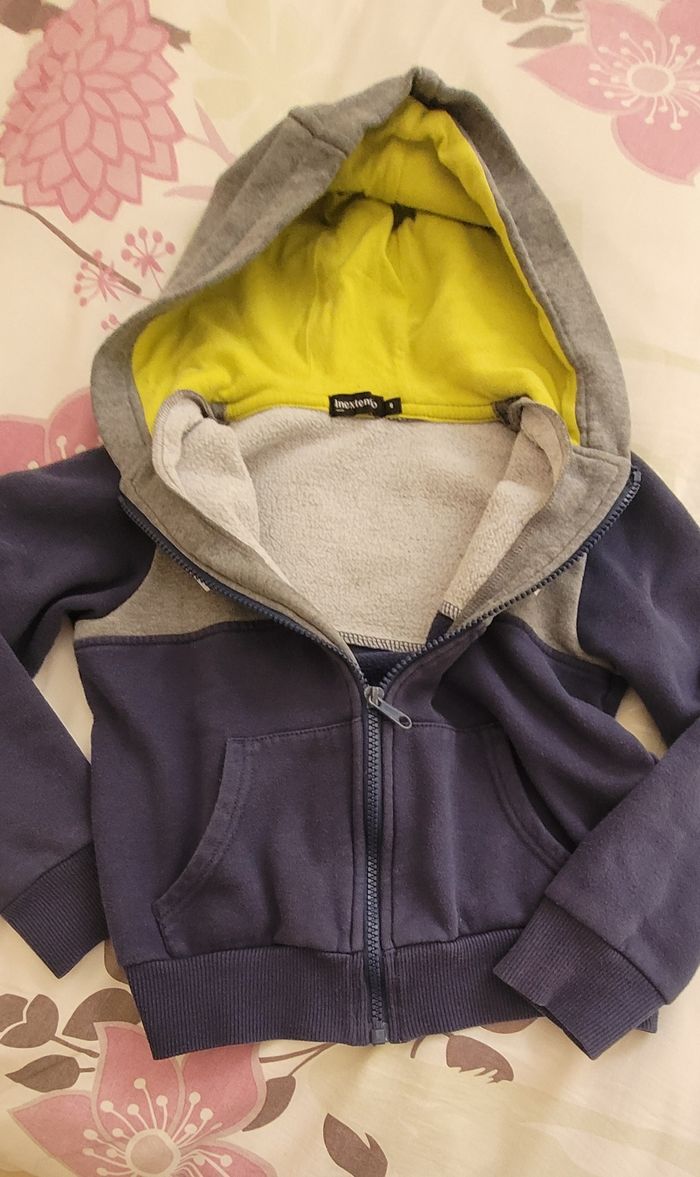 Gilet à capuche garçon 8 ans - photo numéro 2