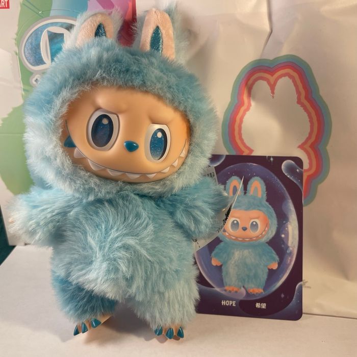 LABUBU Big into Enegy "HOPE" – Figurine POP MART authentique