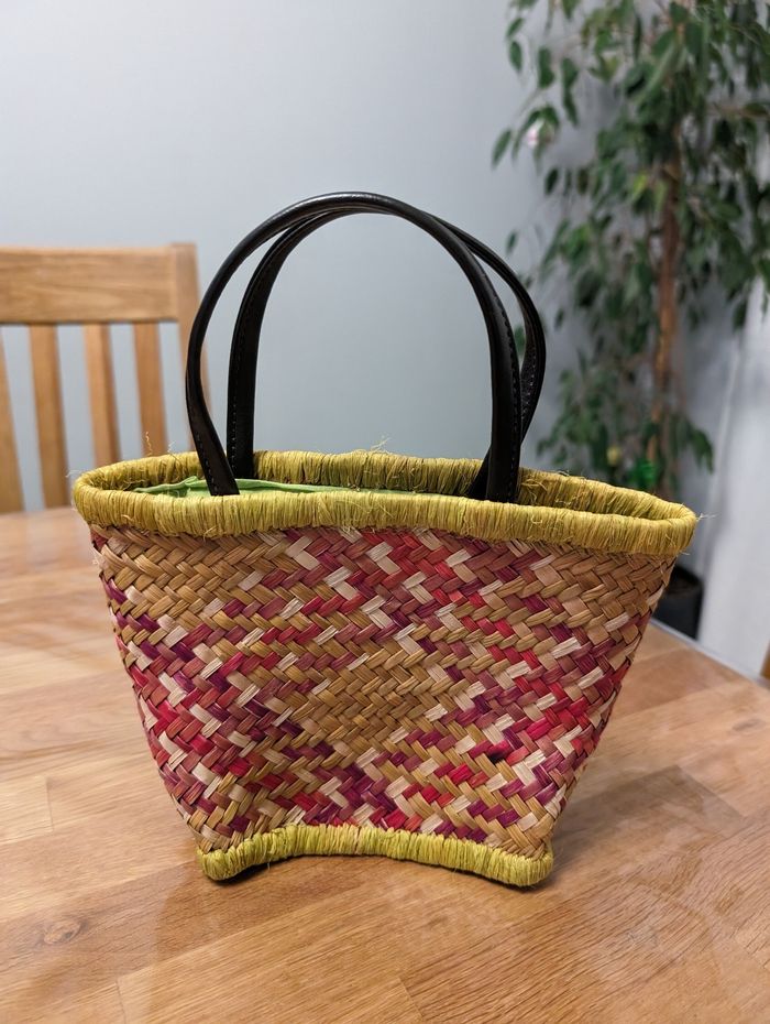 Panier en osier pour petite fille
Très bon état - photo numéro 7