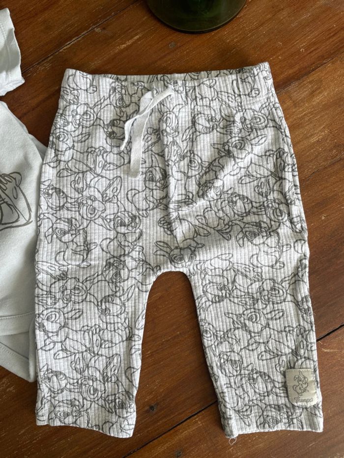Ensemble bodie manches courtes pantalon et bavette Disney 6 mois - photo numéro 5