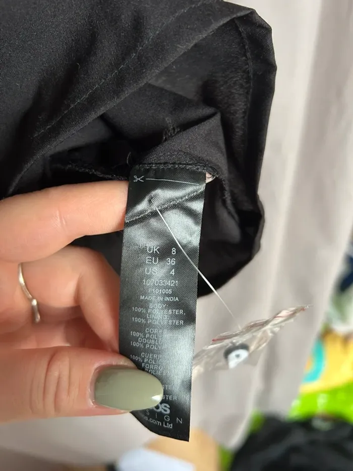 Robe noire - photo numéro 7