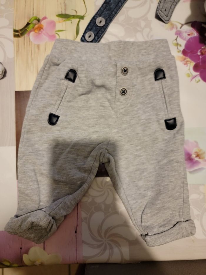 Lot de 4 pantalon souple 6 mois garçon - photo numéro 2