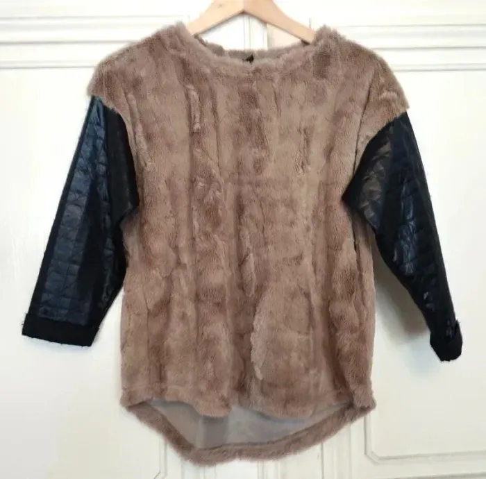 AccueilFemmesVêtementsSweats et sweats à capucheSweatsPulls col VMon dressing Pulls col V Dressing d - photo numéro 3