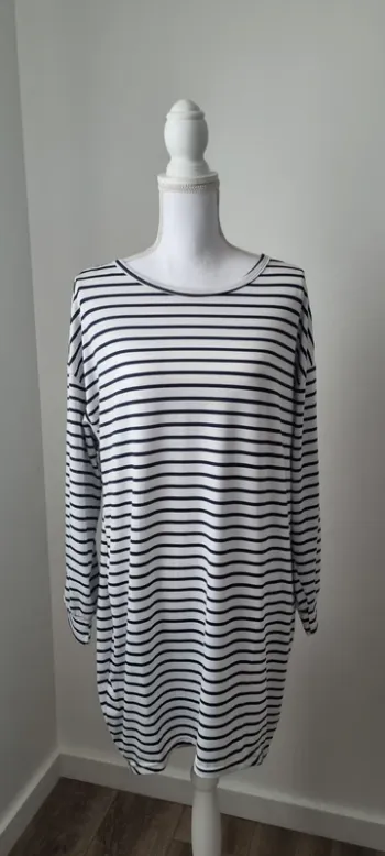 Robe rayée marine