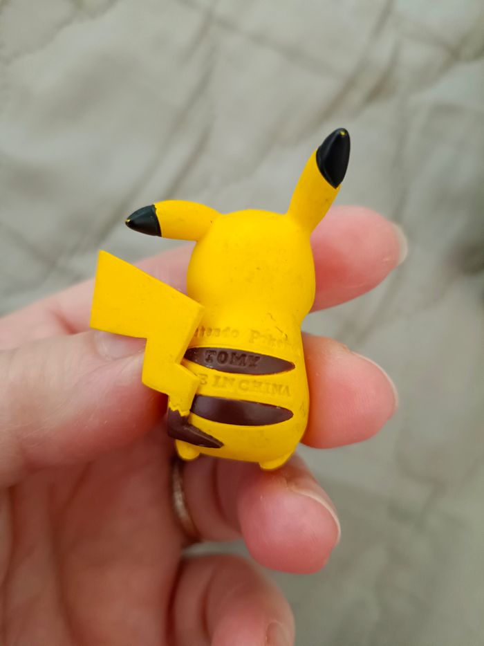 Figurine pokémon picachu - photo numéro 2