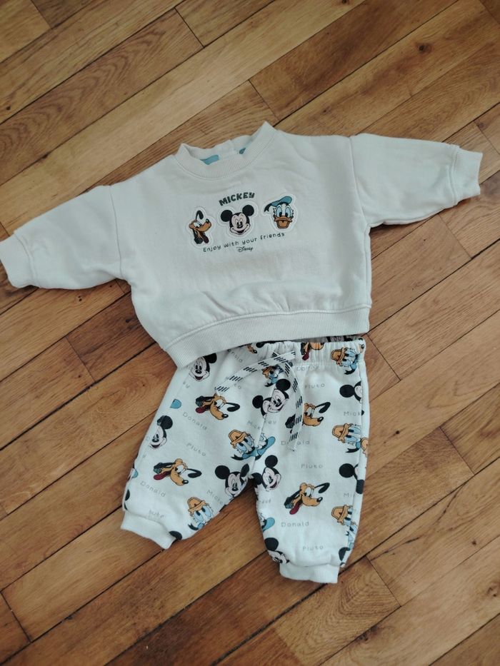 Ensemble Mickey