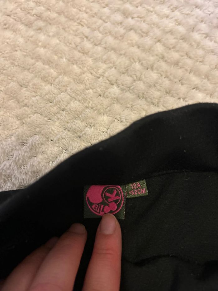 Jupe noire - photo numéro 3