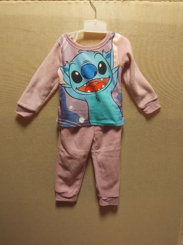 Pyjama pour enfant taille 2  ans de la marque Disney