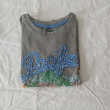 T-shirt a motifs • 4 ans • sans marque 