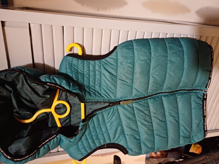 veste réversible sans manche avec capuchepour garçons Taille 3 ans - photo numéro 2