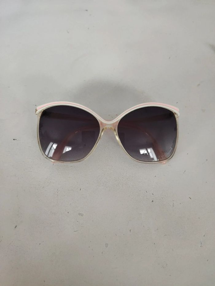 Lunettes de soleil inspiration 70's - photo numéro 2