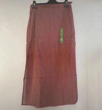 Jupe Stradivarius taille 36 effet satiné neuve