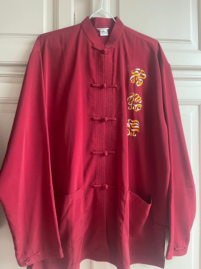 Veste chinoise bordeaux et or