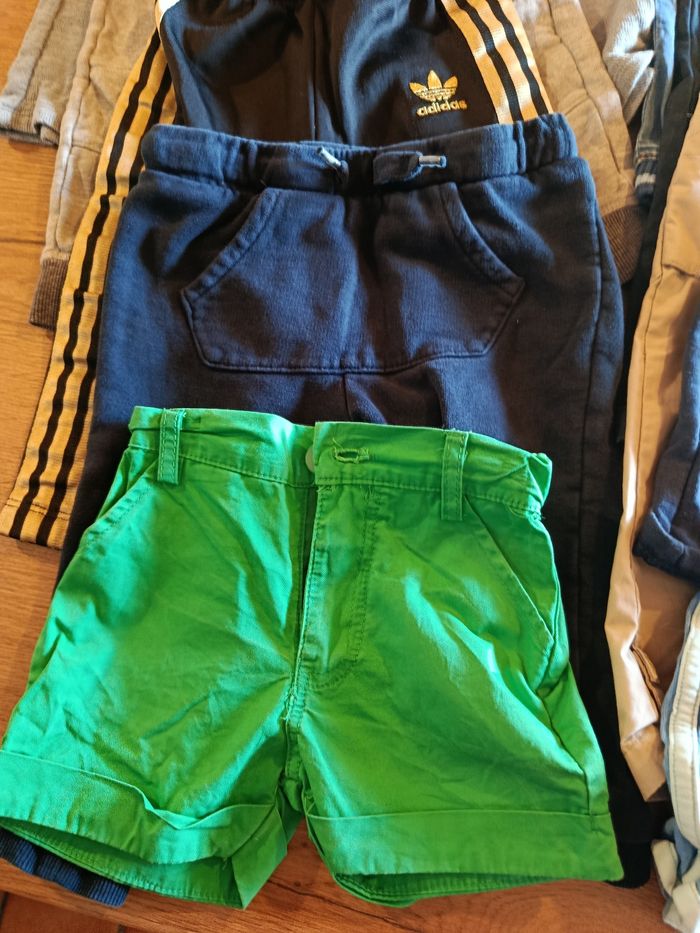 Lot pantalons et shorts 18 mois - photo numéro 3
