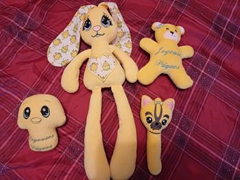 Lot peluches pâques pour chien
