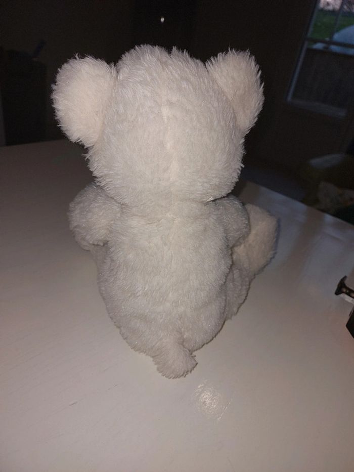Peluche nounours tenant un cœur rouge - photo numéro 2