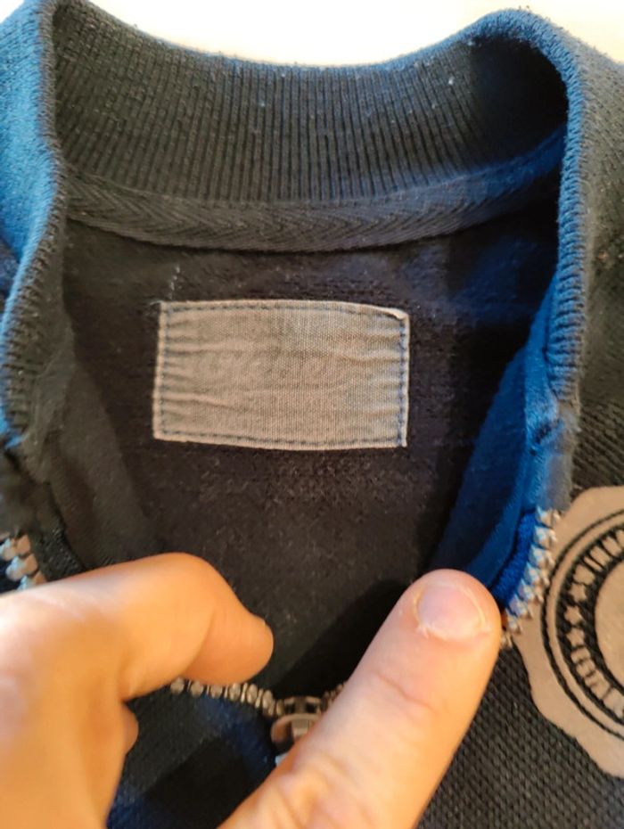 2 gilets bleu marine - photo numéro 2