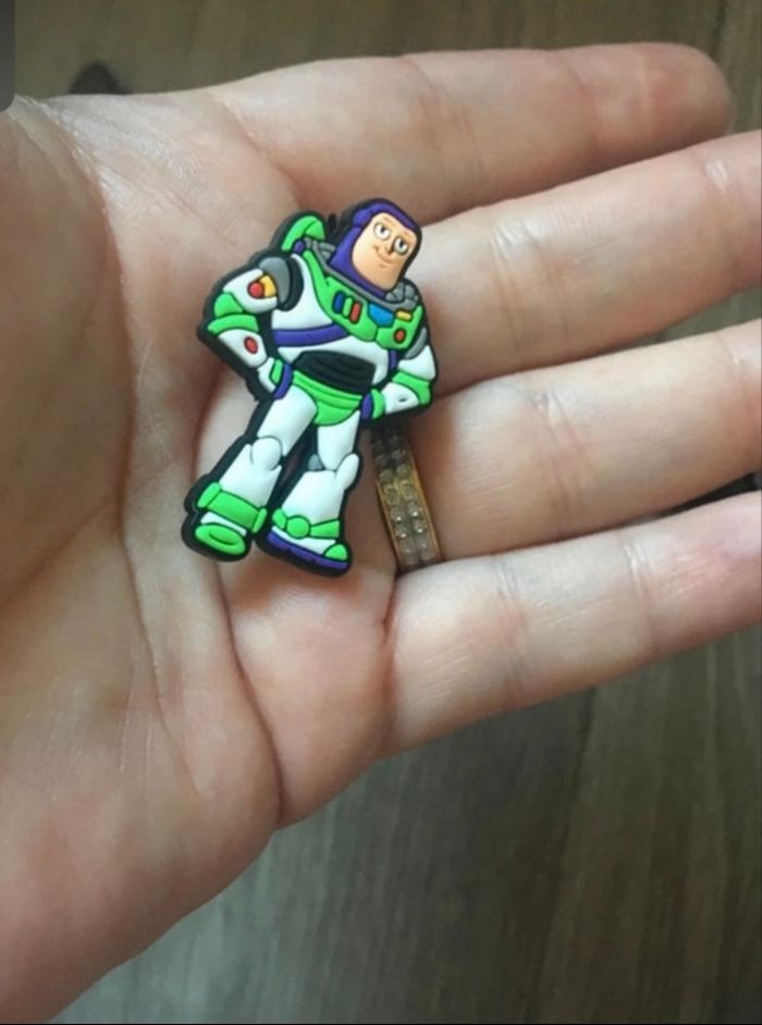 Charms / Accessoires NEUFS x7 pour crocs, sabots, chaussons Buzz l’éclair - photo numéro 5