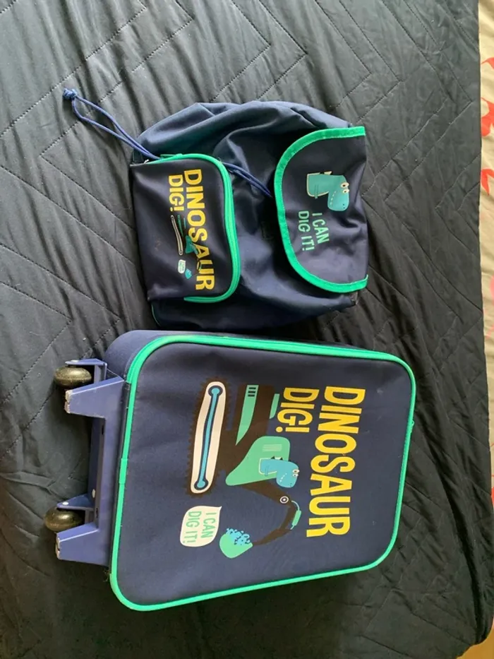 Lot valise et petit sac à dos dinosaures