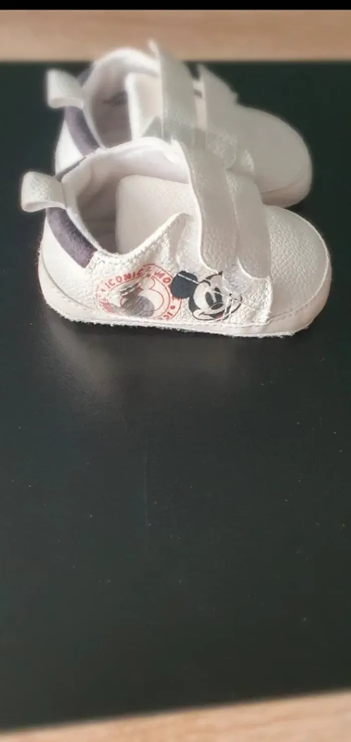 Lot de 2 paires de chaussons et 1 paire chaussure 3-6 mois - photo numéro 7