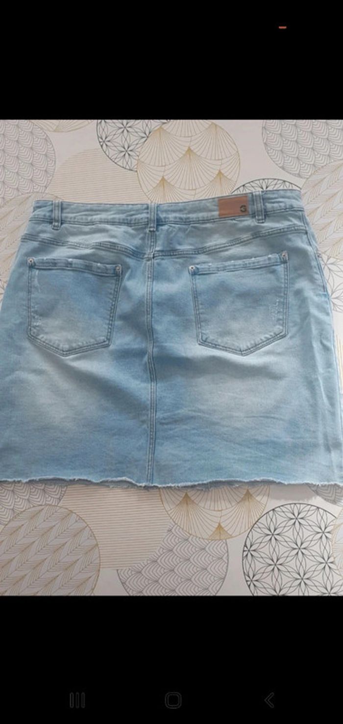 Jupe en jean effet used - photo numéro 2