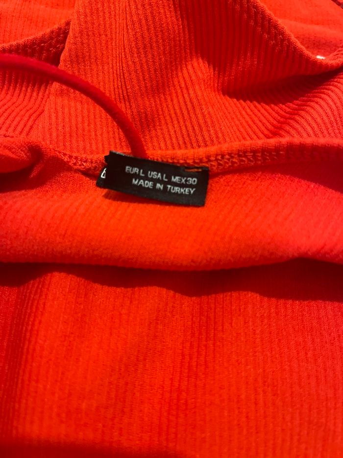 Body rouge - photo numéro 3