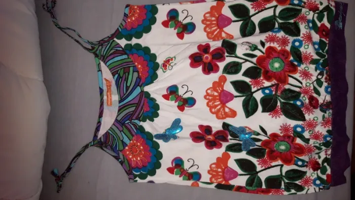 T shirt desigual taille 13 /14 ans